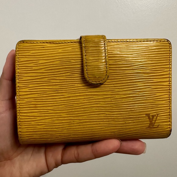 Louis Vuitton yellow epi leather wallet - Picture 2 of 7